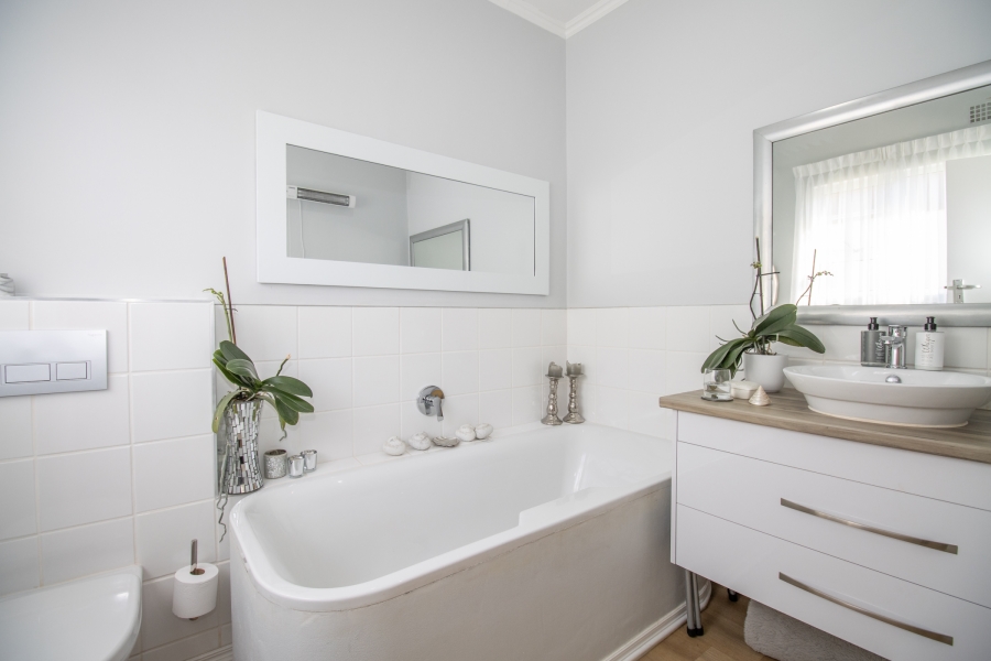 To Let 2 Bedroom Property for Rent in Fish Hoek Western Cape